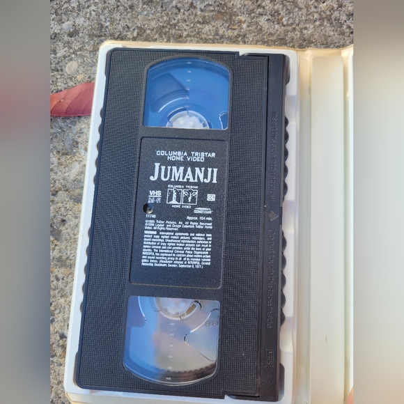"Jumanji" VHS Tape - Picture 2 of 3